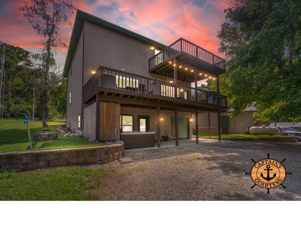 Entire Lake House - Private Hot Tub, Firepit, Pool, Boat 2 Rent