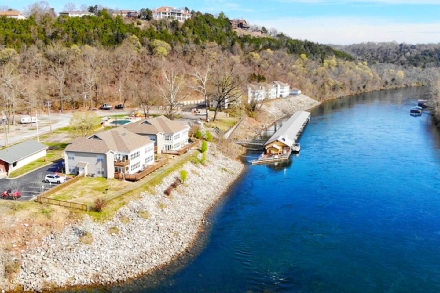 2BR Lakeside Condo – Near 76 Strip, Walk to Marina