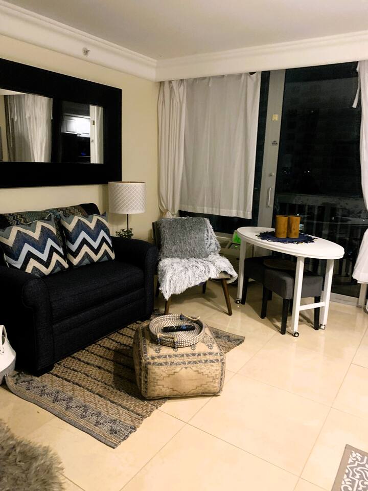 Oceanview Oasis w/kitchen & pool