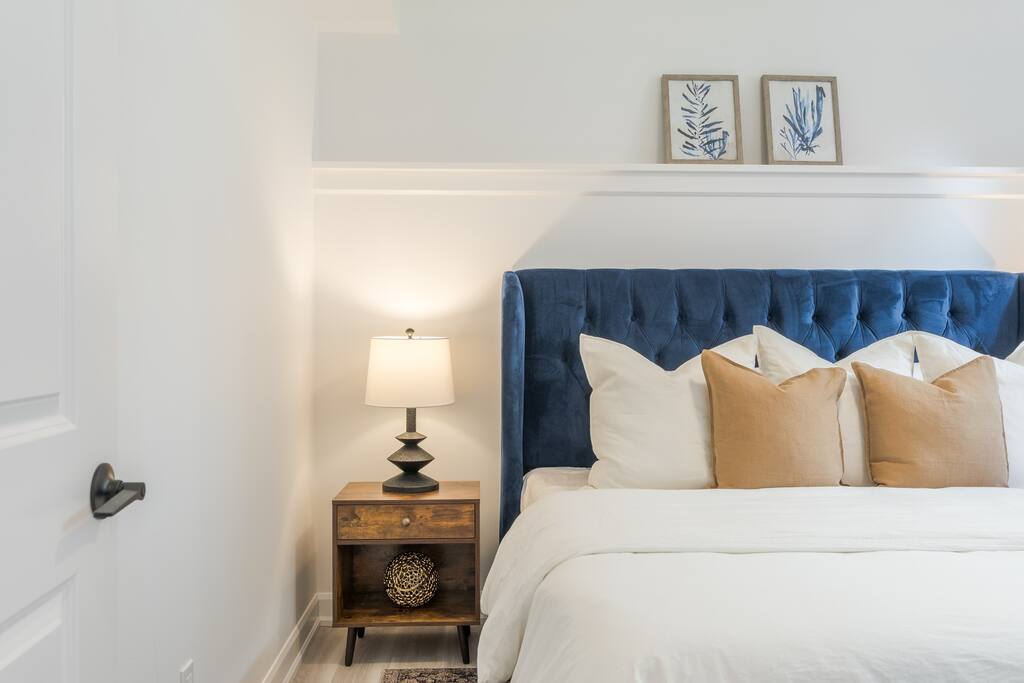 Bright, Cozy Apartment In Port Hope