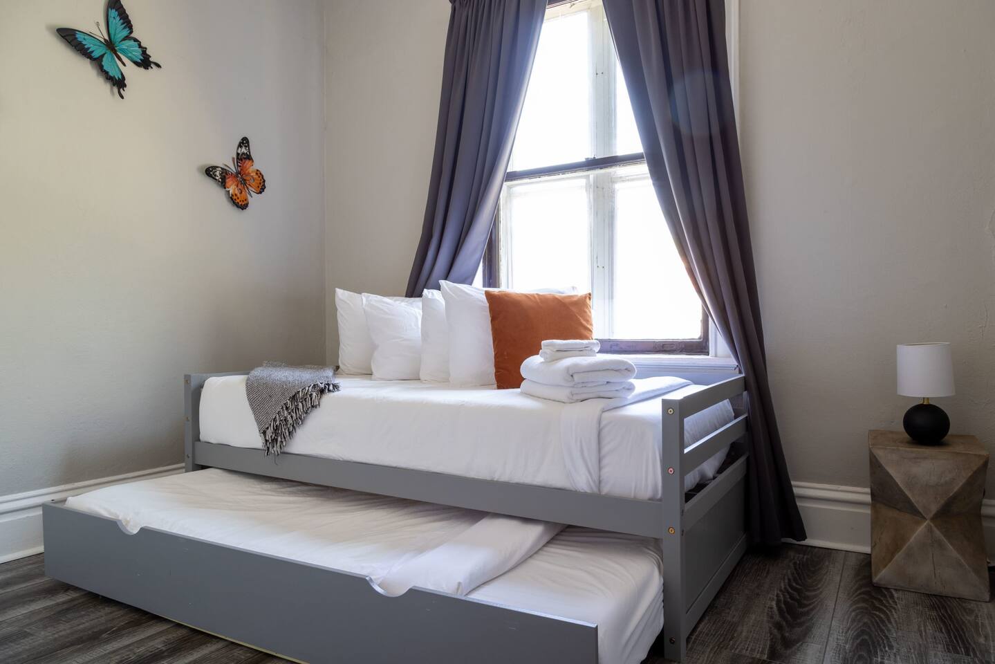 Bedroom # 2 - A trundle bedroom that pulls out into 2 single beds!