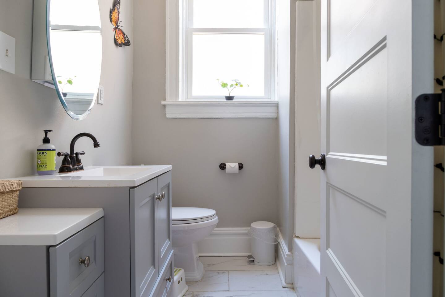 Bathroom # 3 w/bathtub
