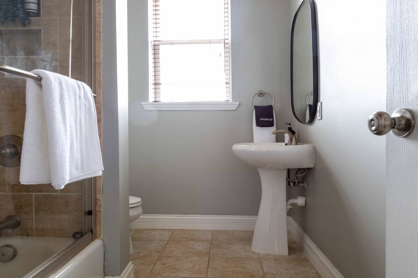 Full bathroom with all amenities included