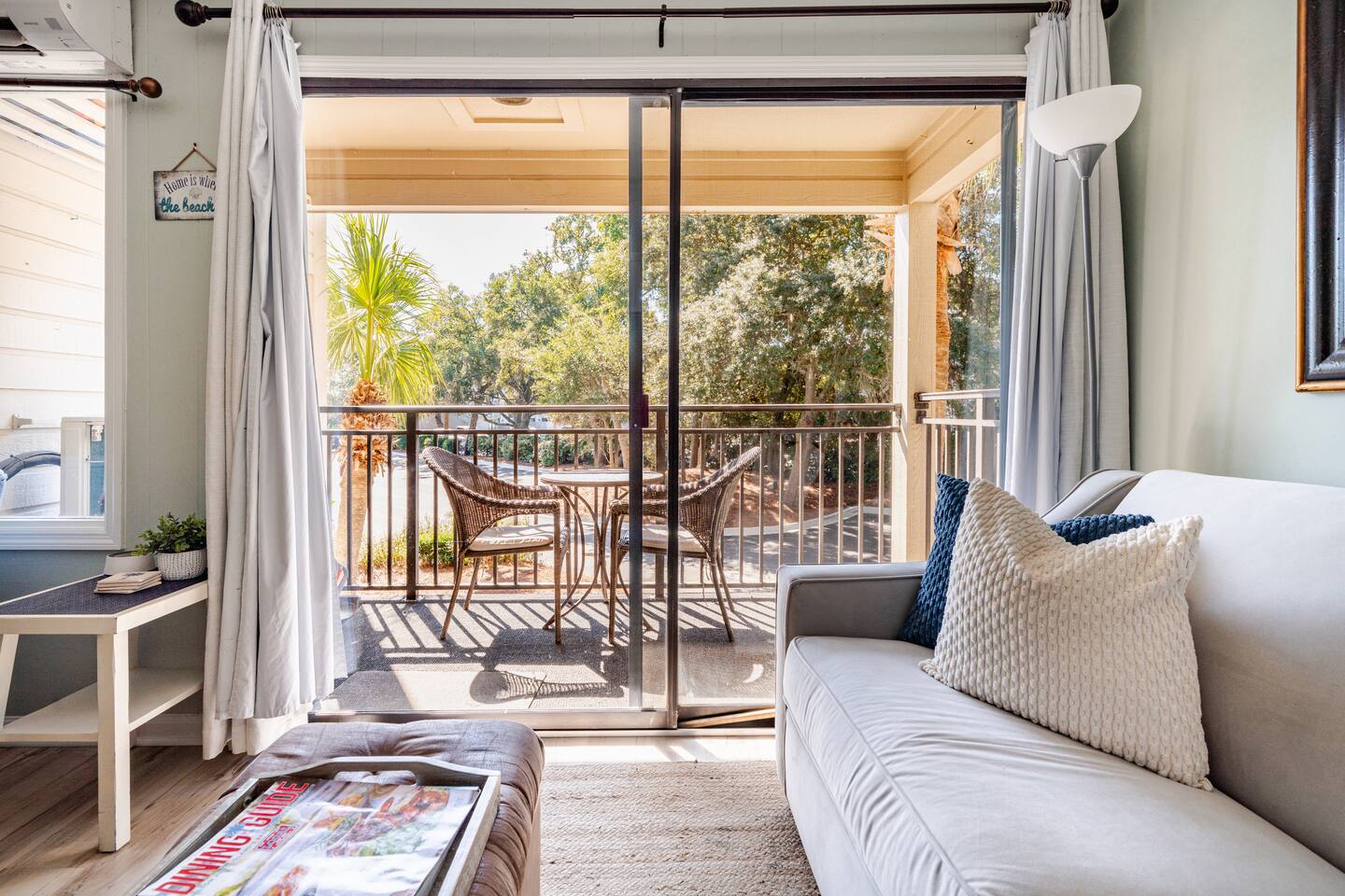 Beachfront King Villa with Private Balcony, photo 11