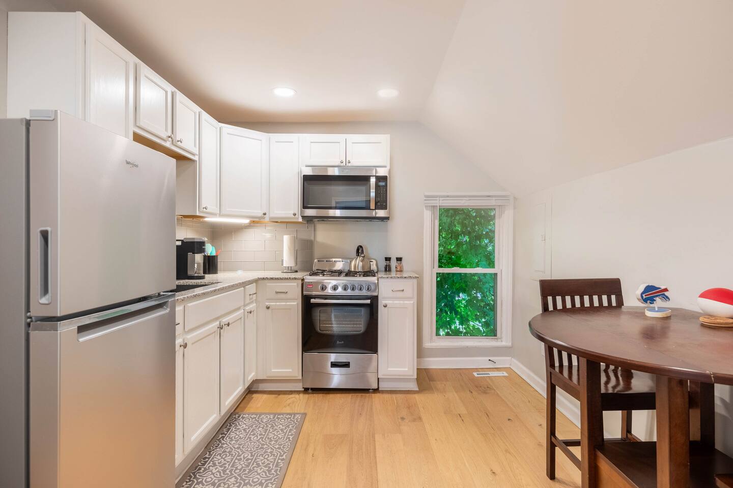 Walkable Allentown Downtown Gem with King Bed in Buffalo, NY