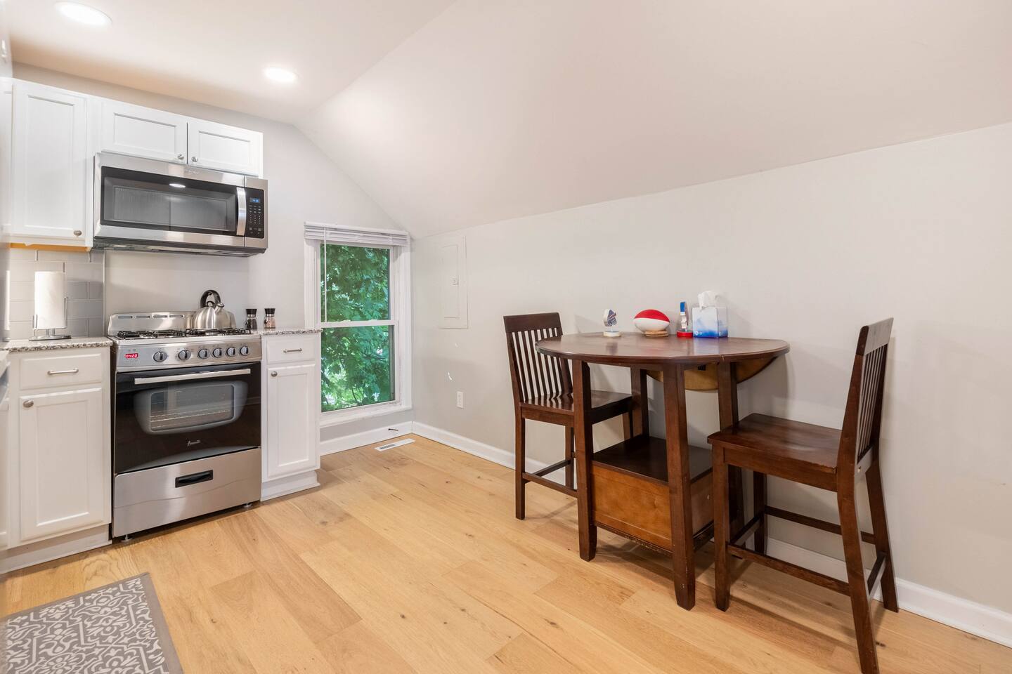 Walkable Allentown Downtown Gem with King Bed, photo 7