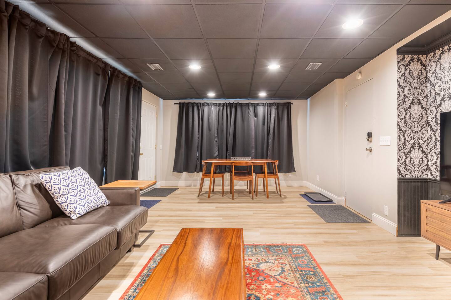 Newly Renovated Downtown Gem!, photo 4