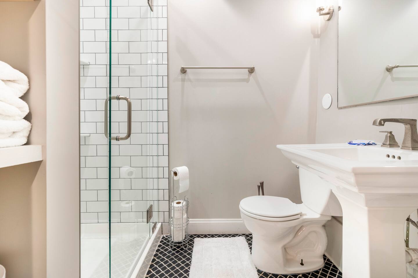 Newly Renovated Downtown Gem!, photo 10