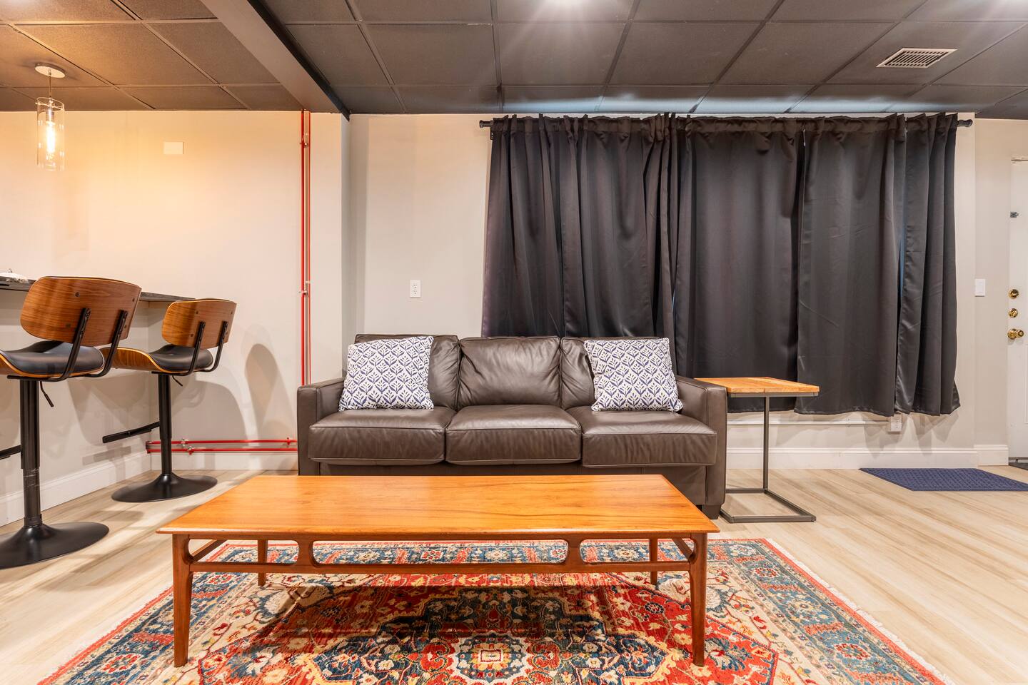 Newly Renovated Downtown Gem!, photo 2