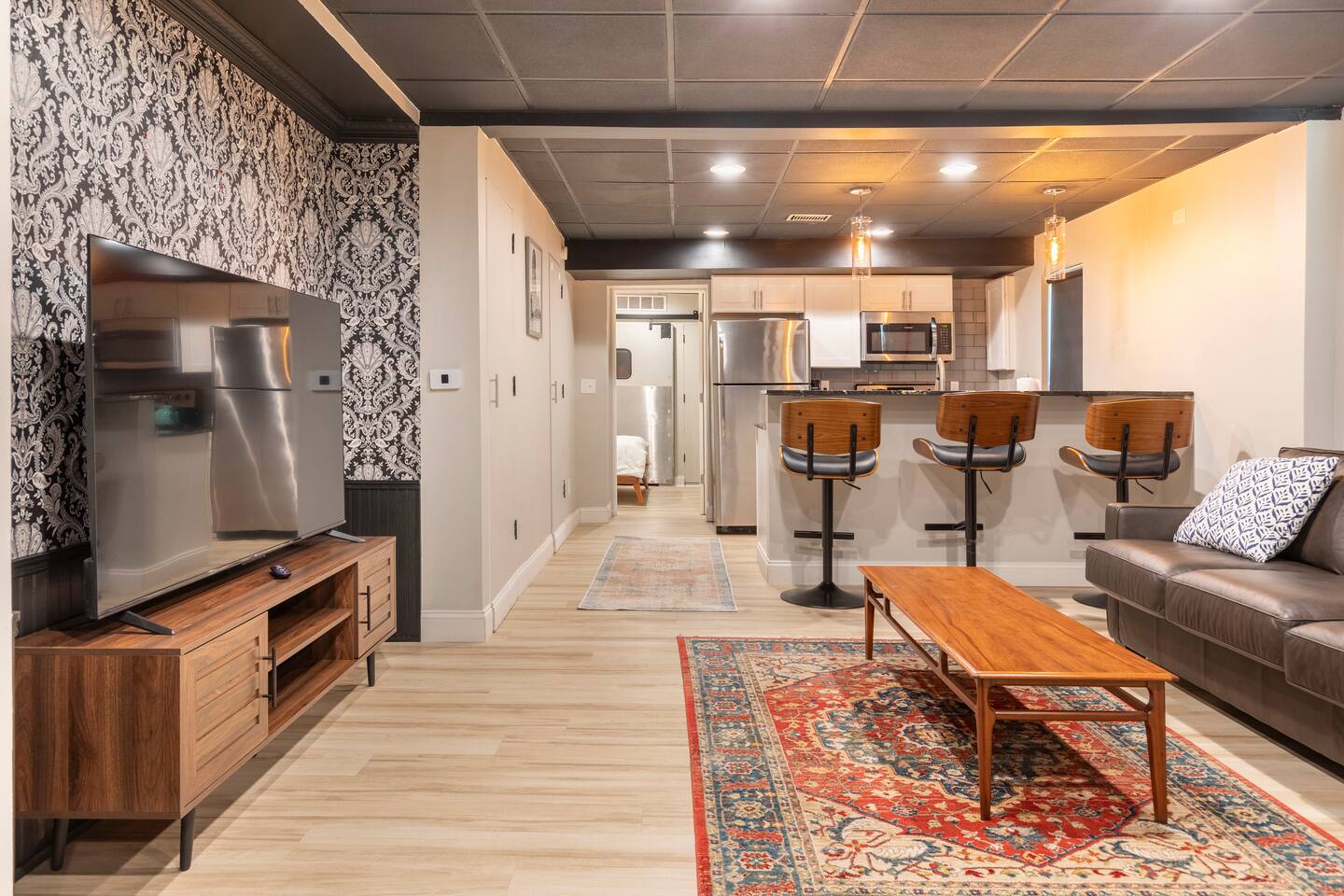 Newly Renovated Downtown Gem!, photo 3