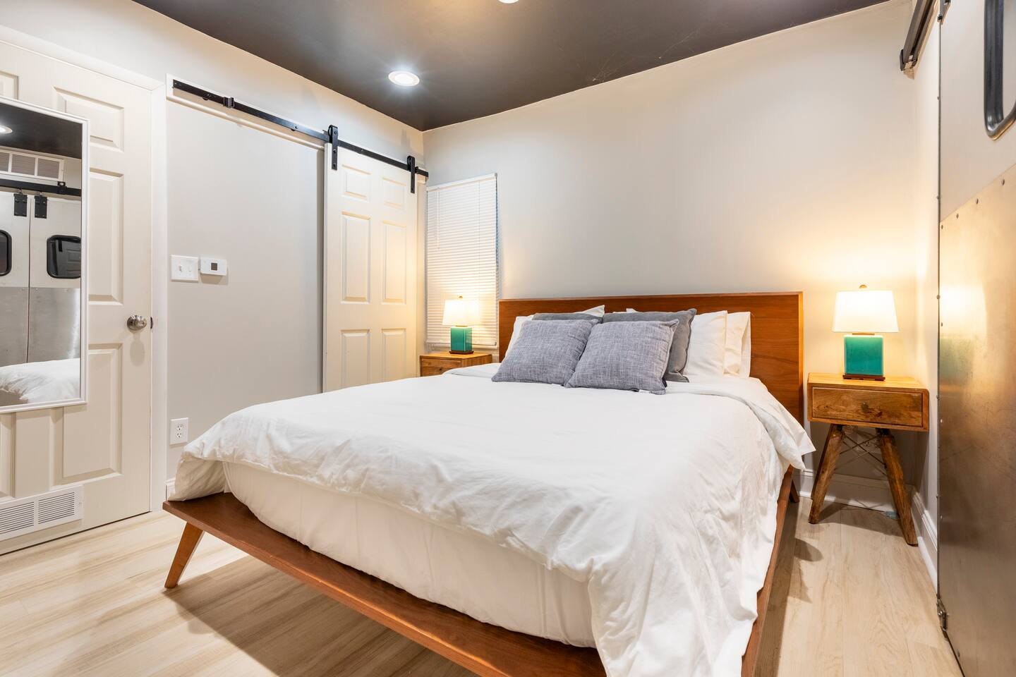 Newly Renovated Downtown Gem!, photo 5