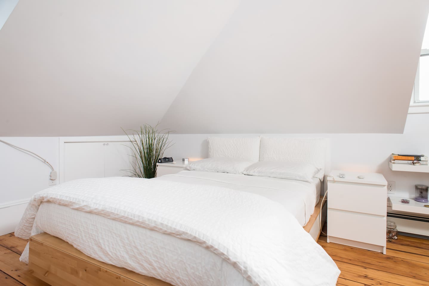 AKBrownstone: Loft rooftop views by T