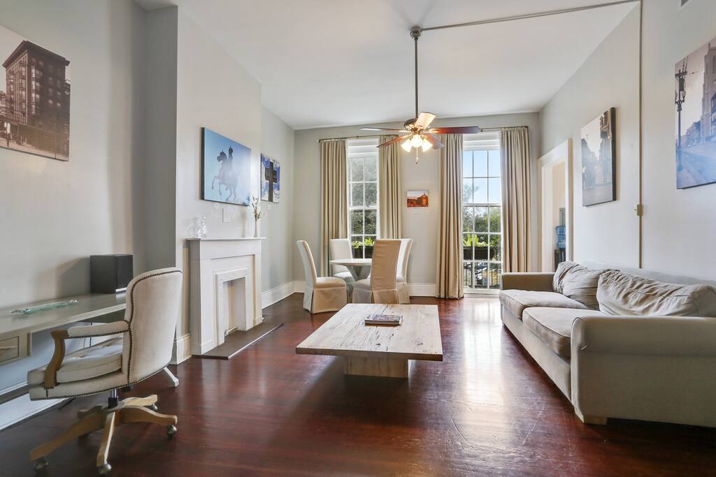 Lovely Condo Steps to Convention Center & More
