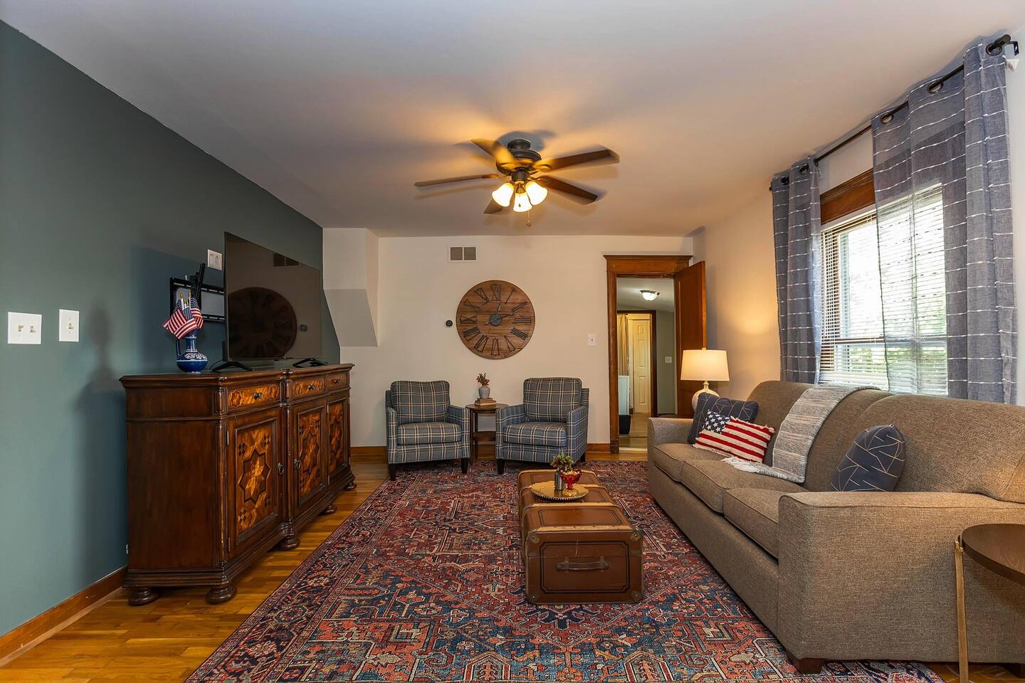 Close to Downtown | 2 King Beds | Huge Backyard