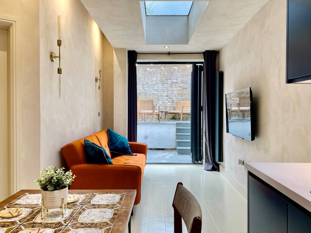 Finsbury Park 1 Bedroom Garden Apartment