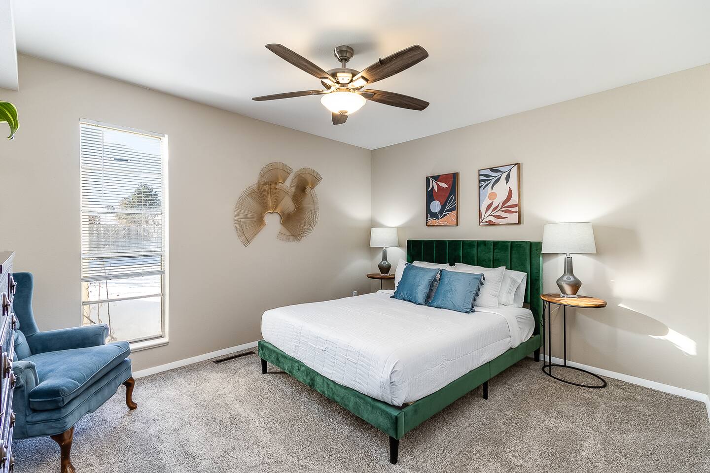 Modern, bright, clean 2-bedroom