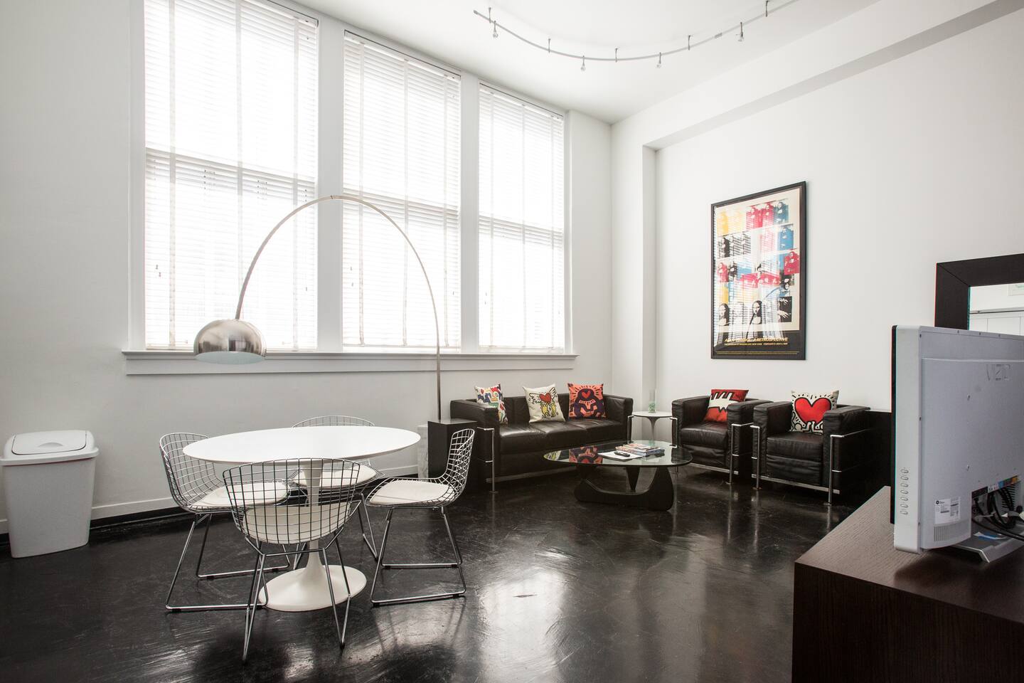 Lux Dwntwn 2br2ba Condo 3 Blocks to French Quarter