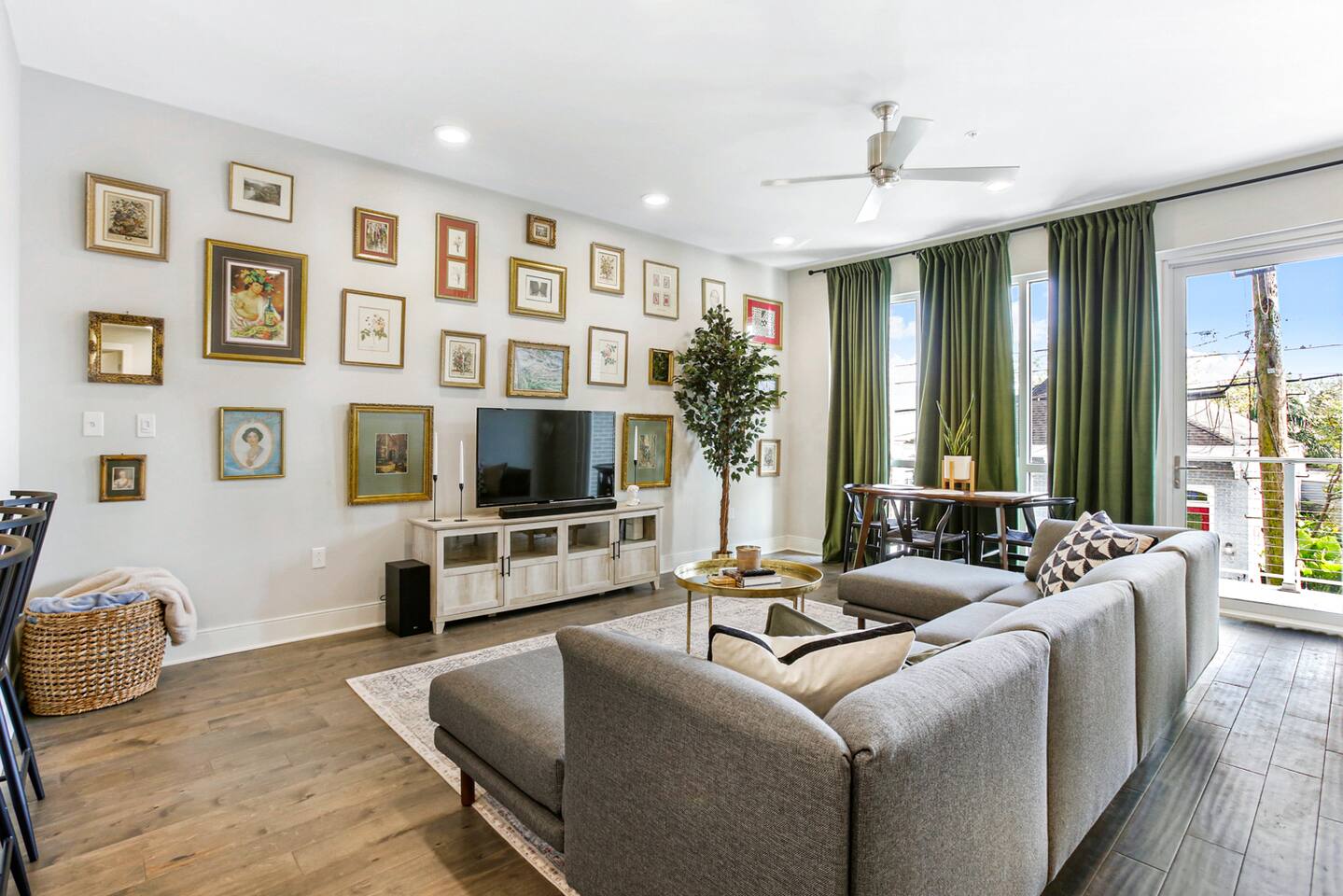 New Bywater Condo - 2BR / 2BA w/ pool and gym!