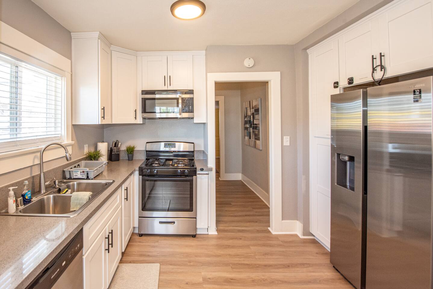 Mins to All I Full Kitchen I Washer Dryer