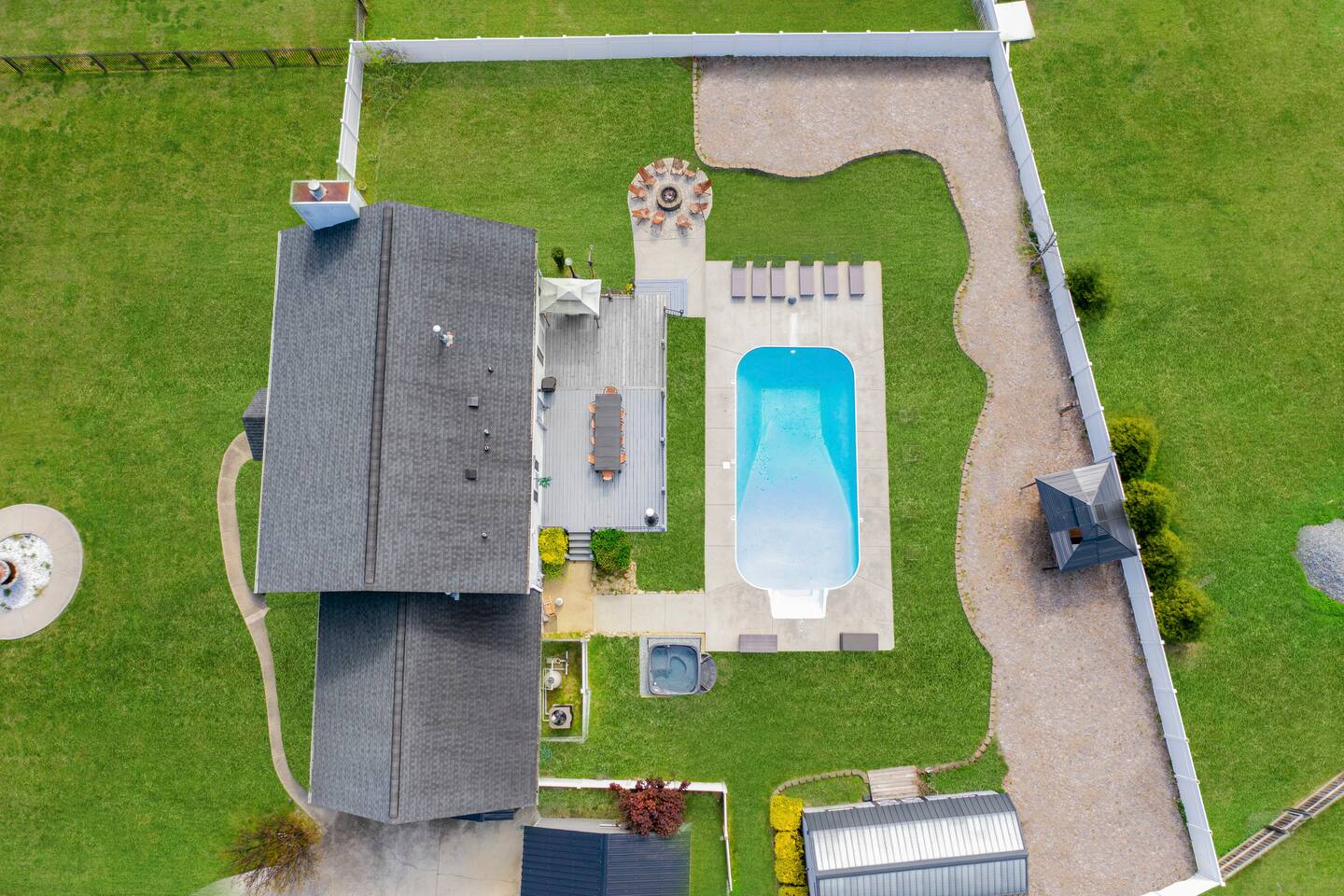 Hot tub | Fire-pit | Pool Table | Heated Pool