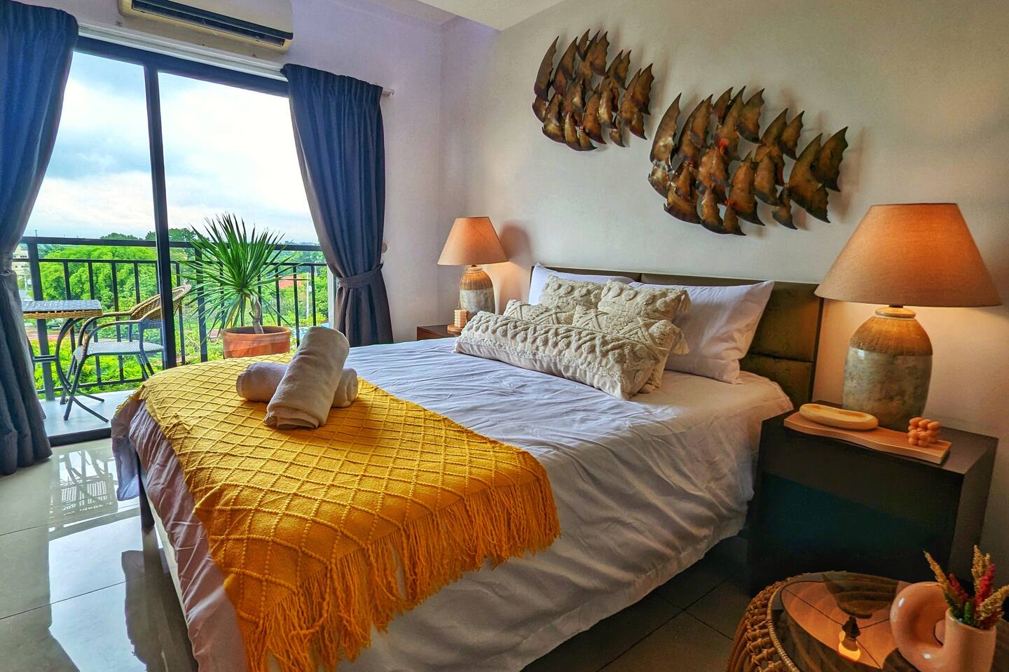 Chic Studio w/ Rooftop Pool Near Clark