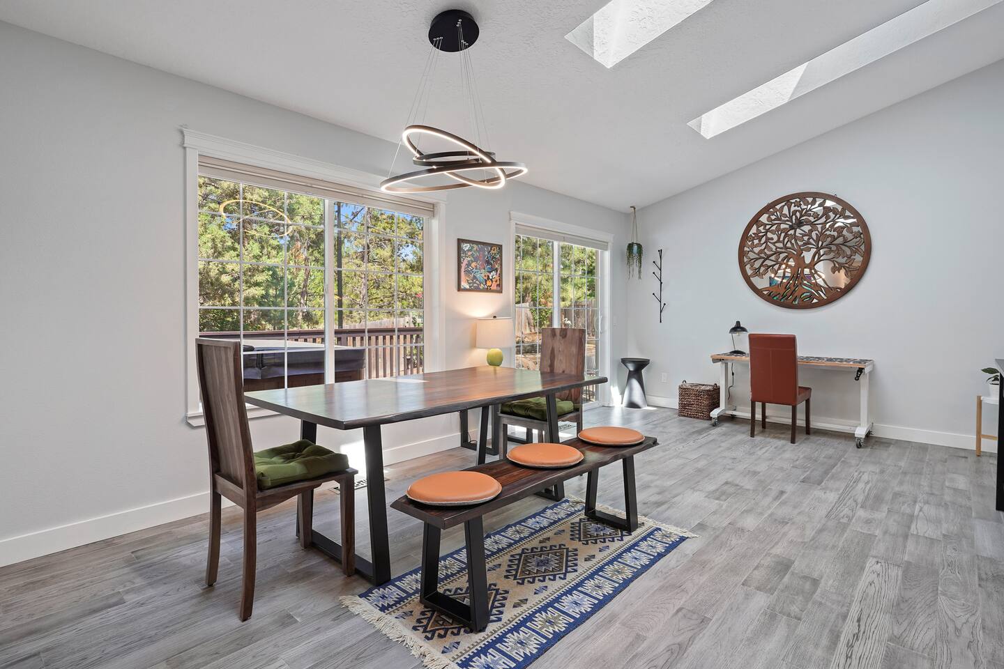 Quail Park Haven in NW! King Beds & Hot Tub