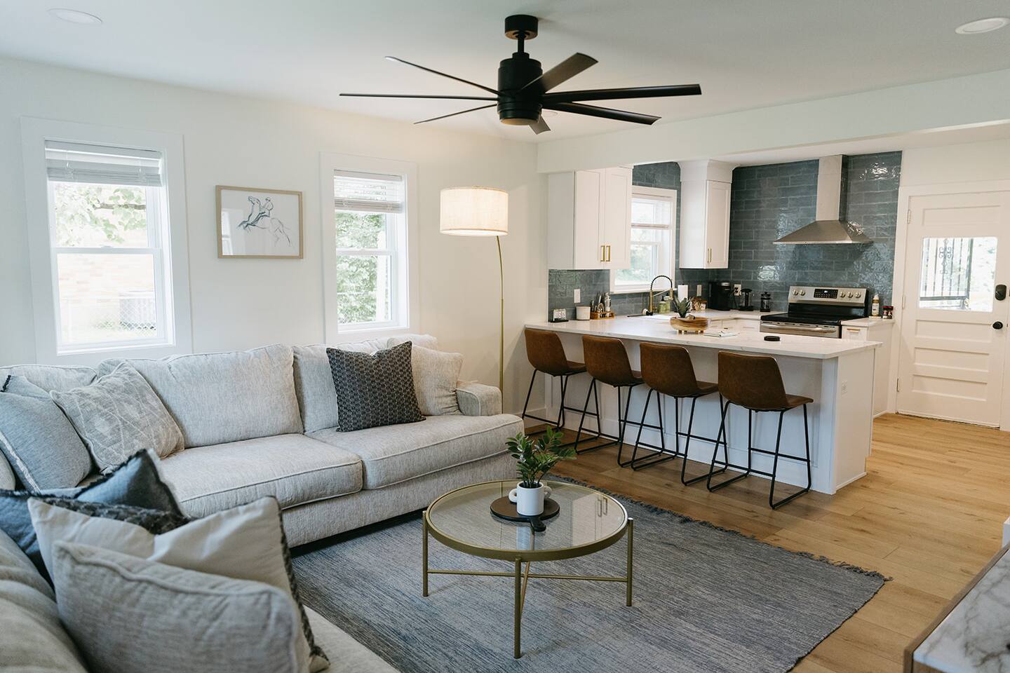 Urban Cozy Stay| Hot Tub| Near Downtown Lexington