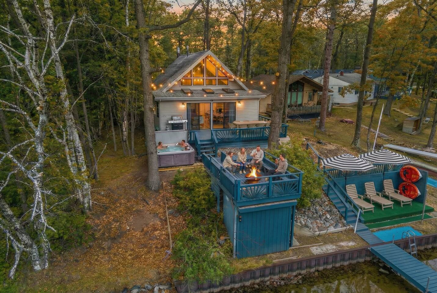 Hale Haven - Lake House w/ Hot Tub and King Bed