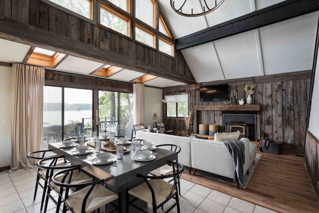 Hale Haven - Lake House w/ Hot Tub and Loft