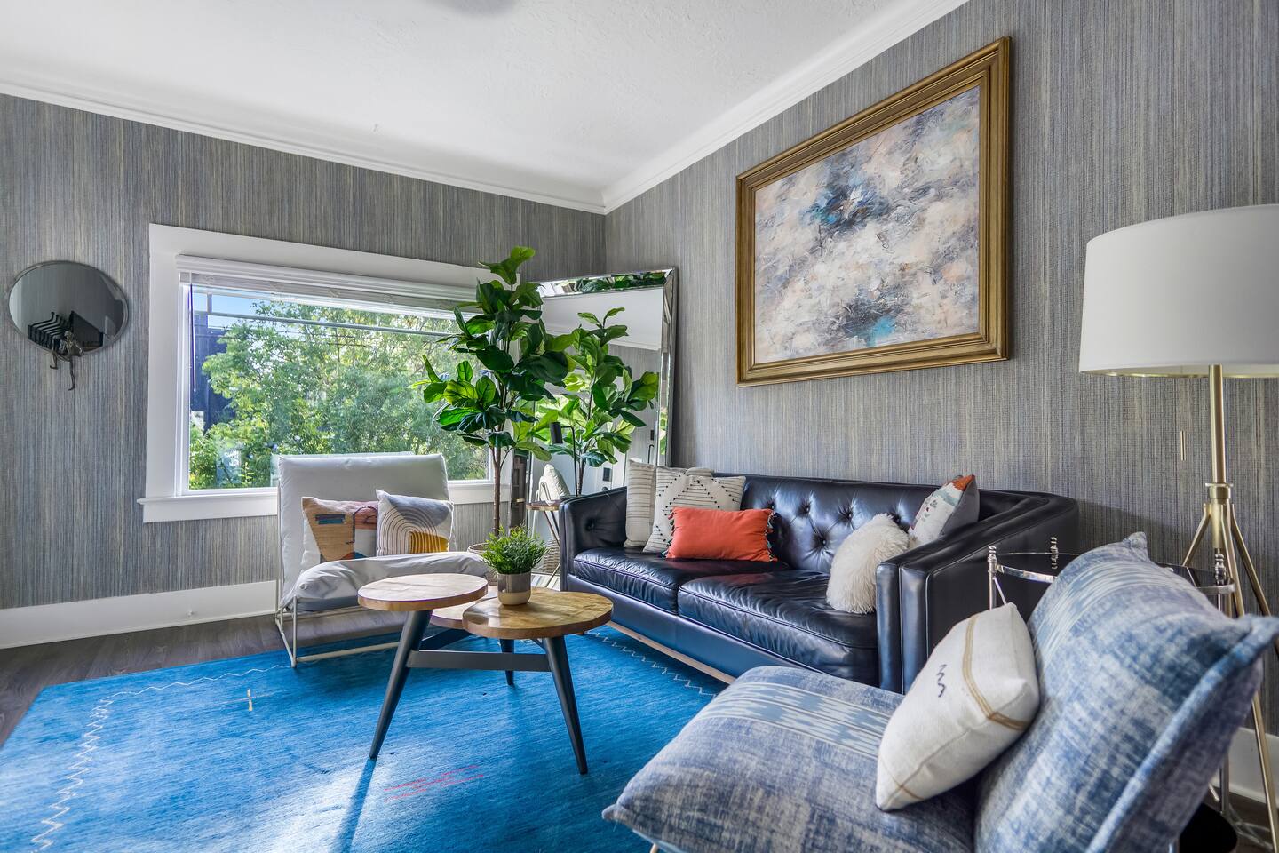 Vibrant Victorian: King Beds. Games. Best Area with 95 Walk Score.