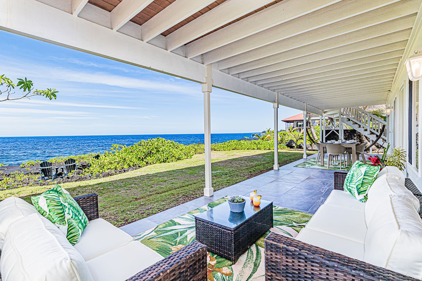 Pele's Paradise- Absolute Oceanfront with A/C!