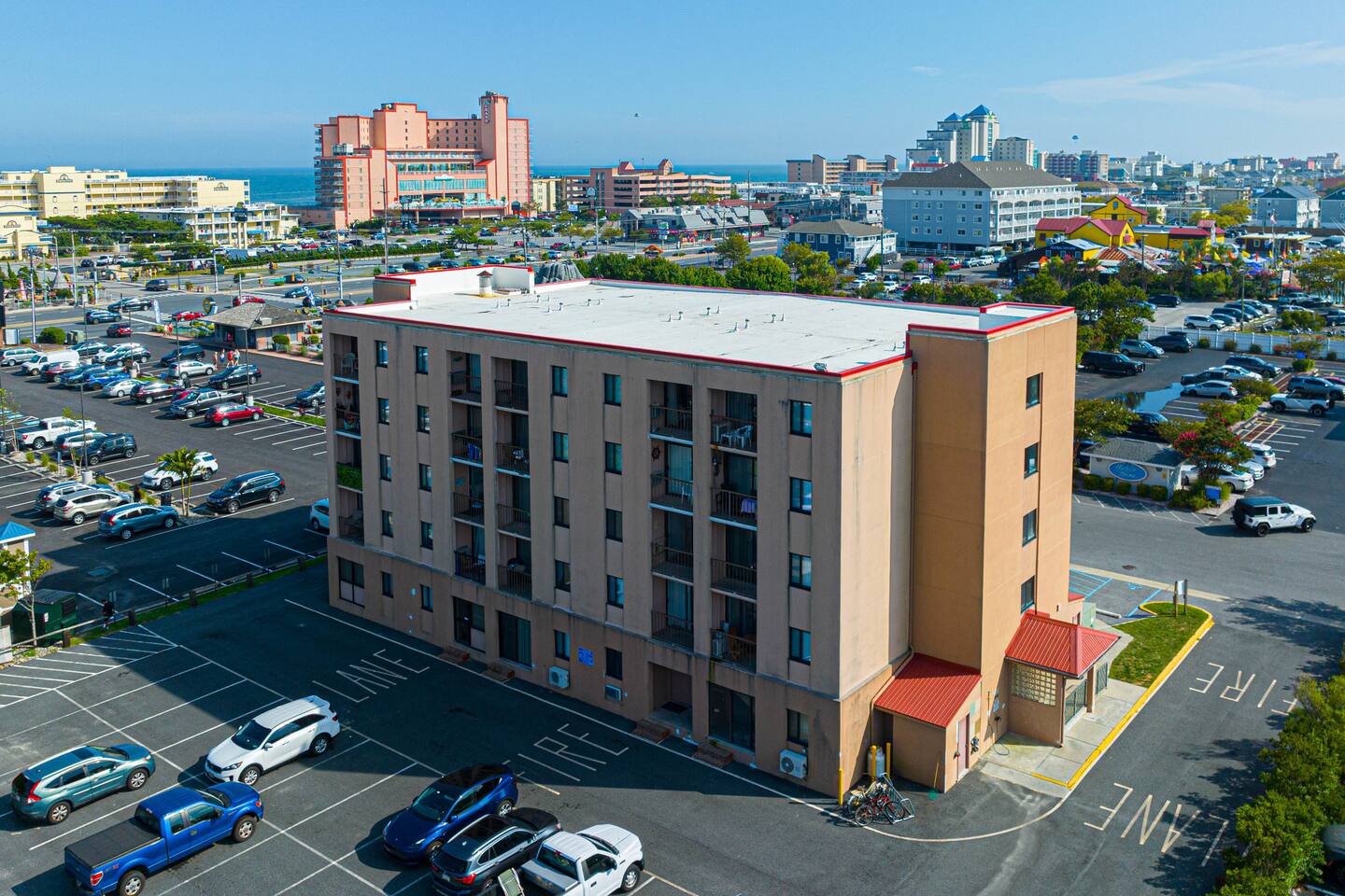 Walk to the Beach & Boardwalk! 2 BDR Family Condo! - Apartment