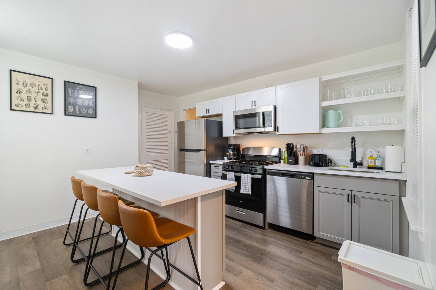 Apt in Mt Washington W/Office Space|Pack’N Play