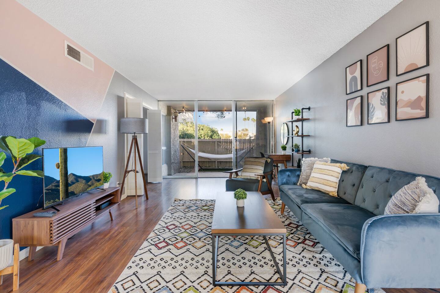 Heated Pool! 1 bedroom in Old Town S'dale