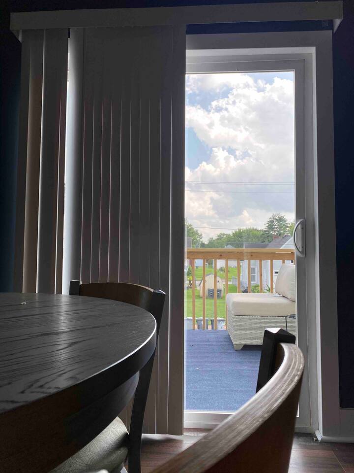 Washington B | QUEEN 1BD/1BA Apt in Downtown Ev