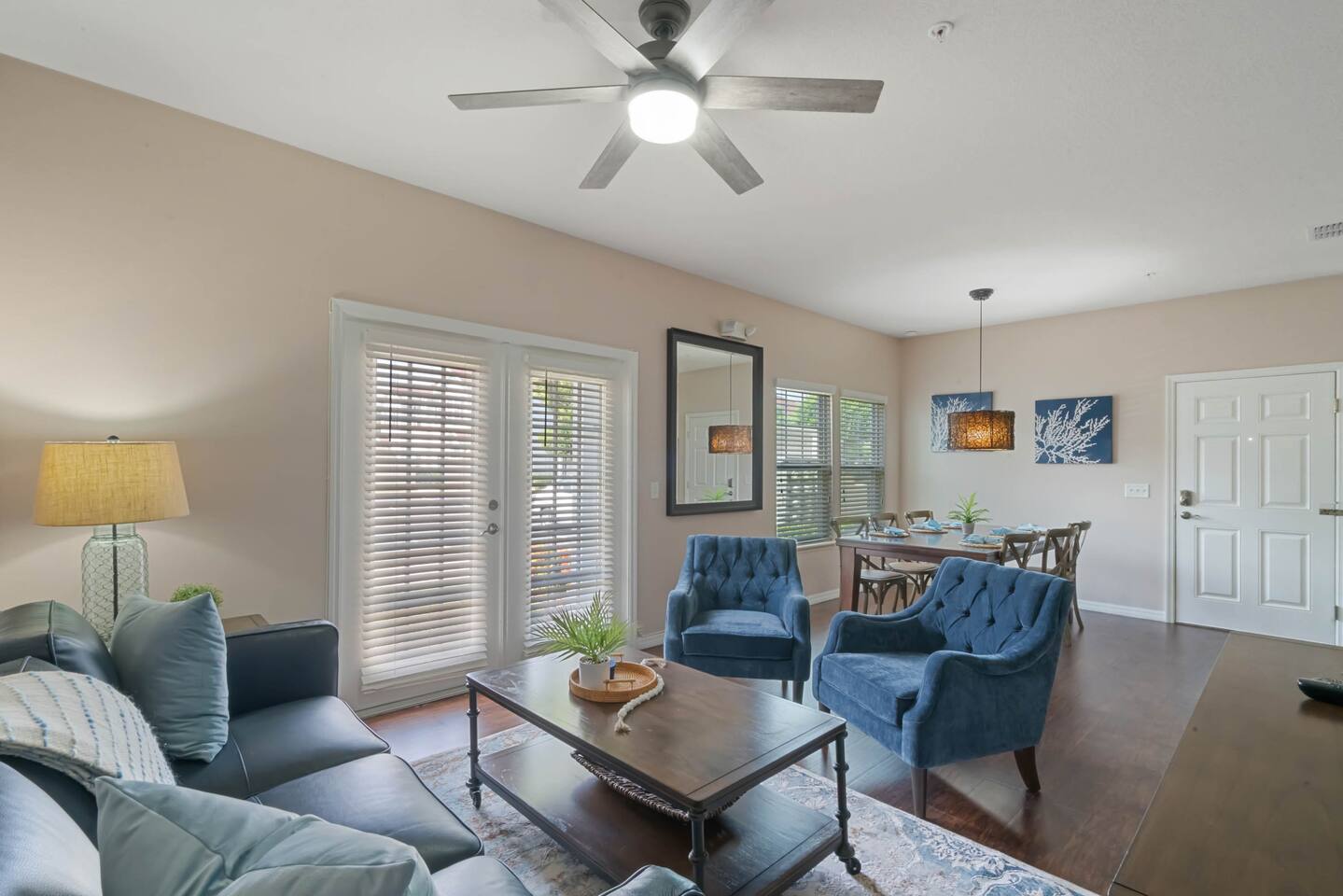 Location / Short Drive to Disney / Luxury Design