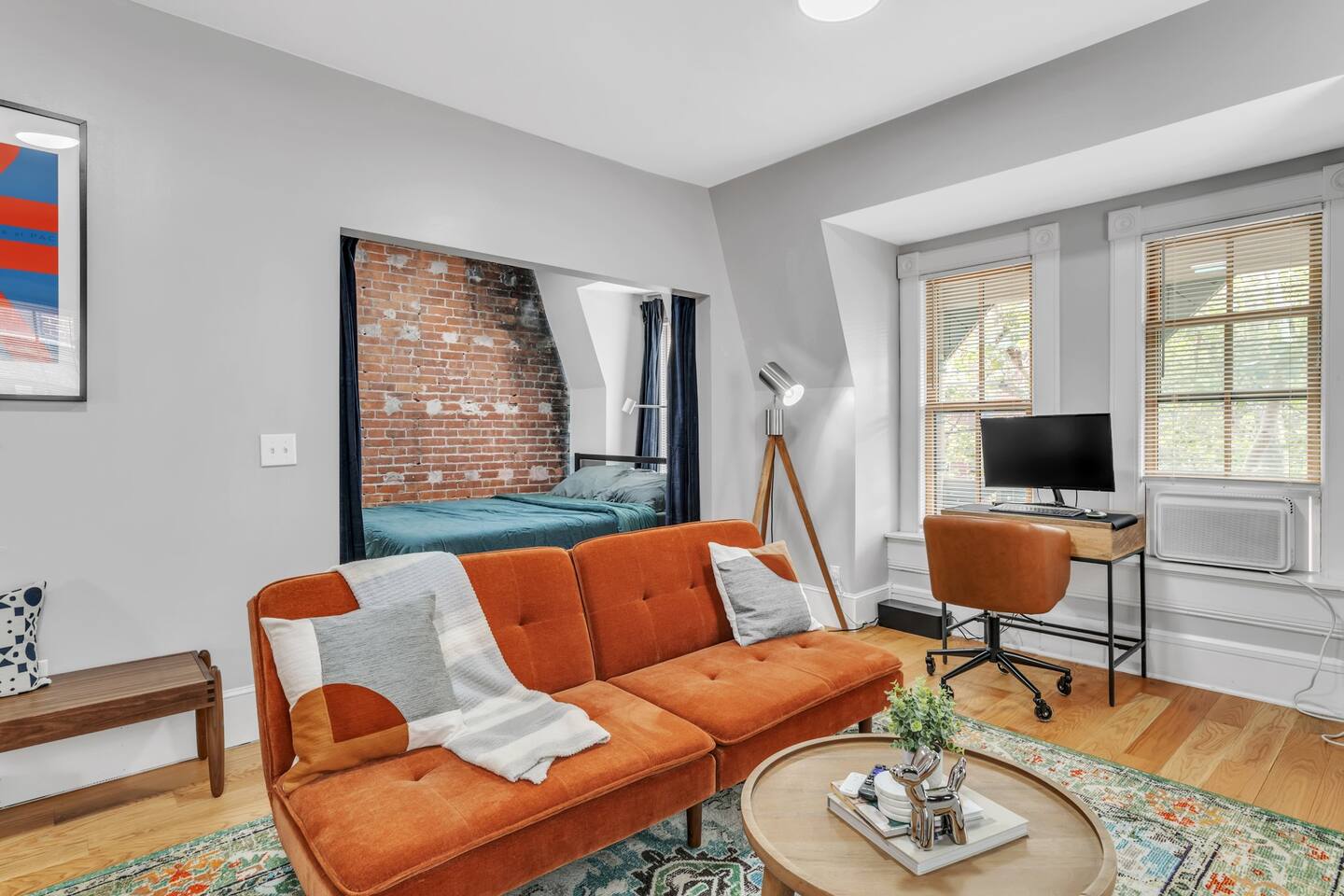 Private Downtown Studio in Victorian Brownstone