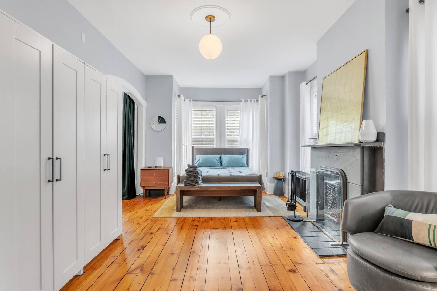 Beautiful Downtown 1BR Victorian Brownstone