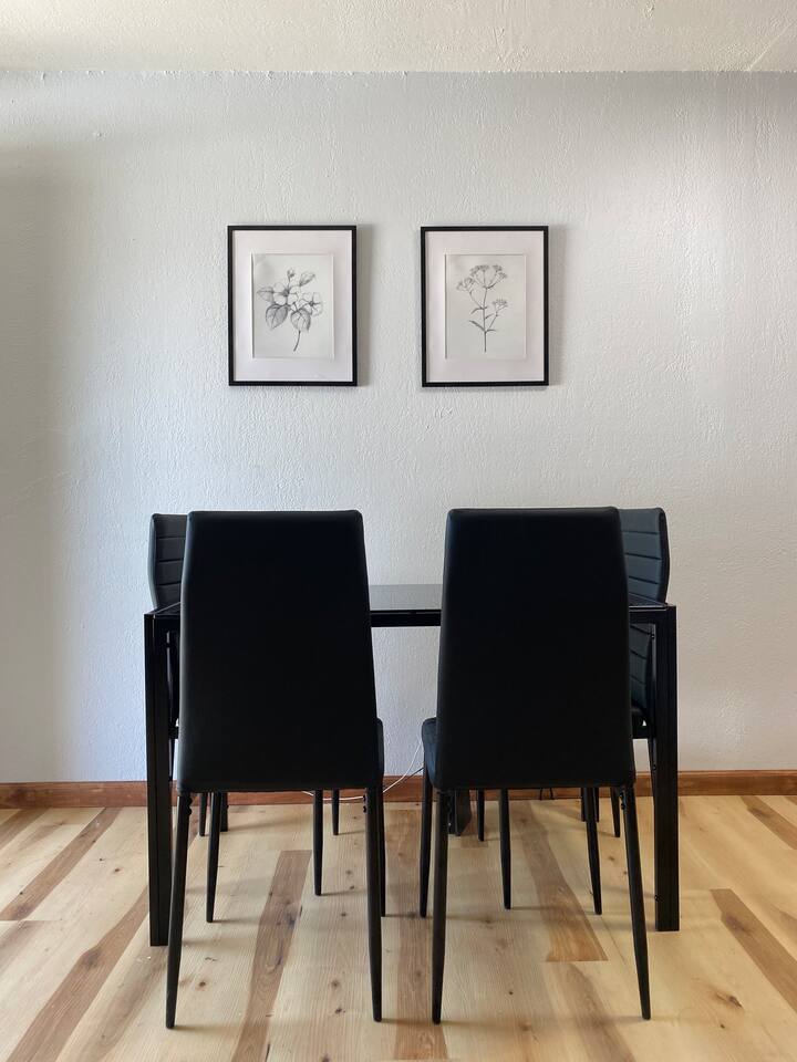 Henderson Haven / KING 2BD/1BA Apartment