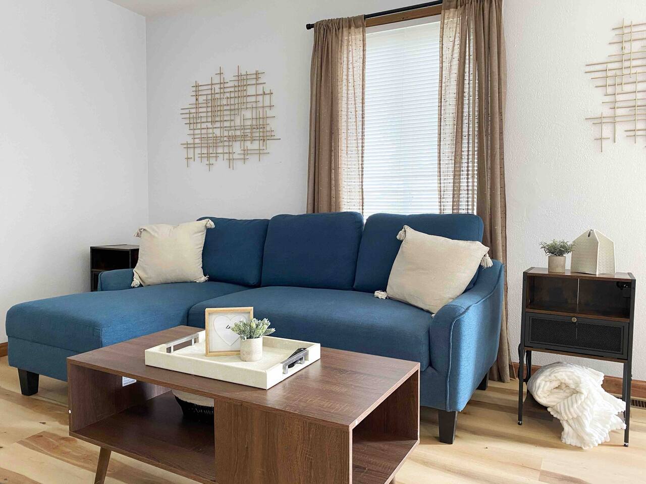 Henderson Haven / KING 2BD/1BA Apartment