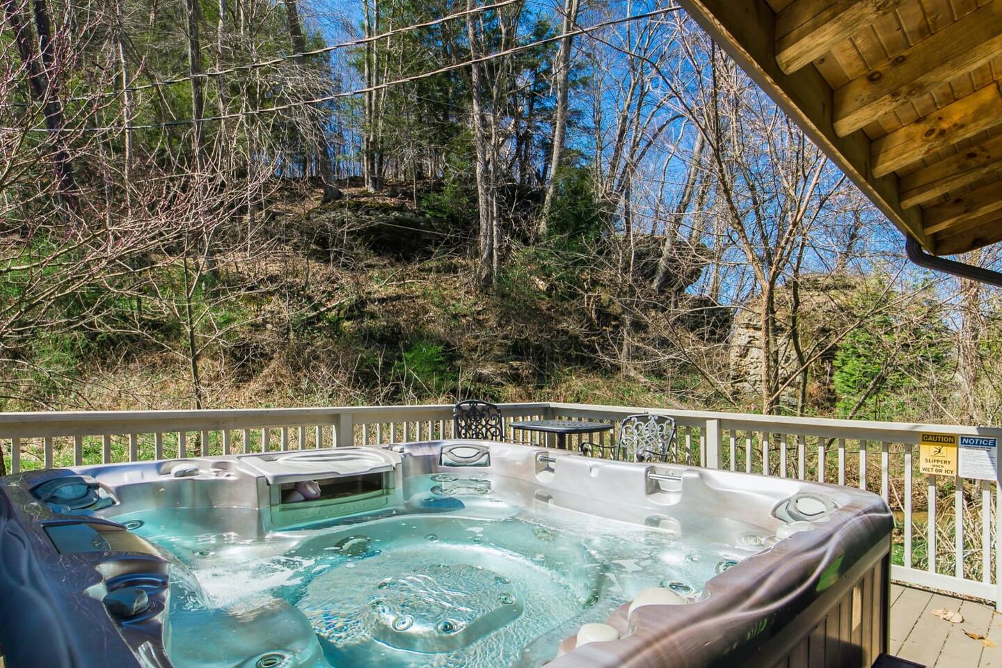 Hocking Hills Retreat | 2 Cabins, Fishing Ponds