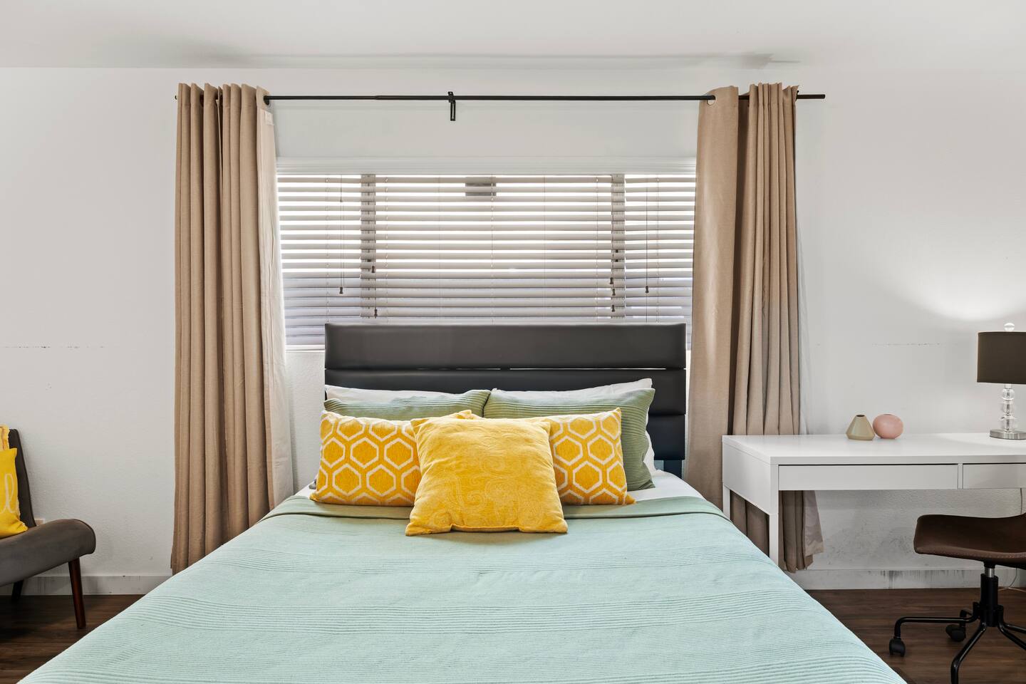 Your XL Room w Private Bath+TV+Fridge/ Home w Pool