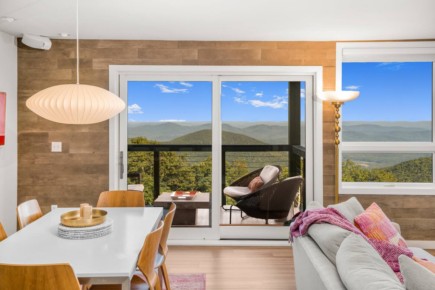 Luxury Condo in the Sky! Finest in Wintergreen!