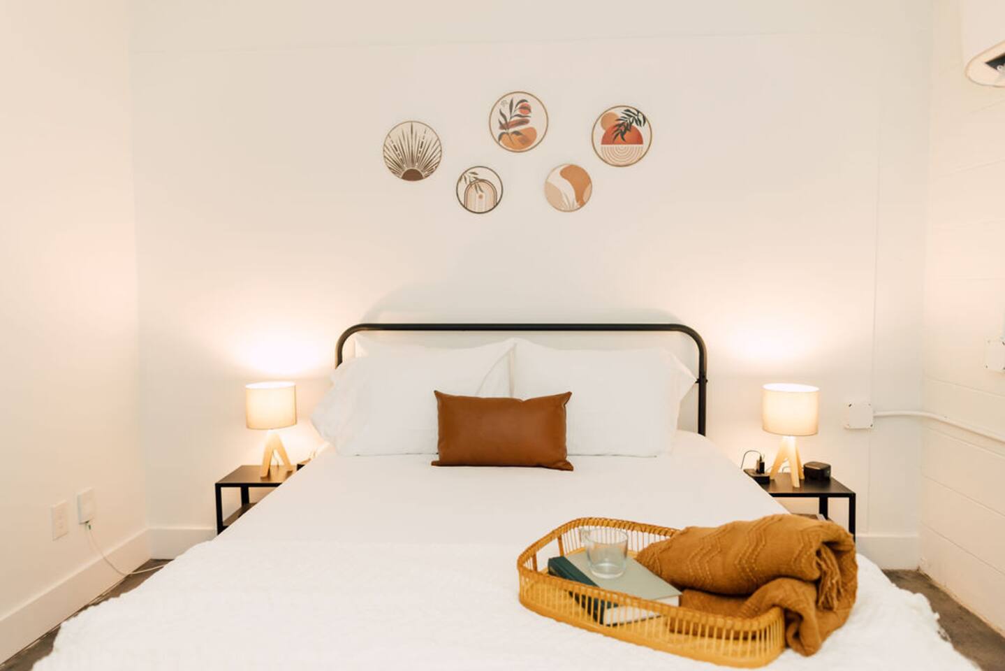 LOLA > Walkable. Downtown. Rooftop.