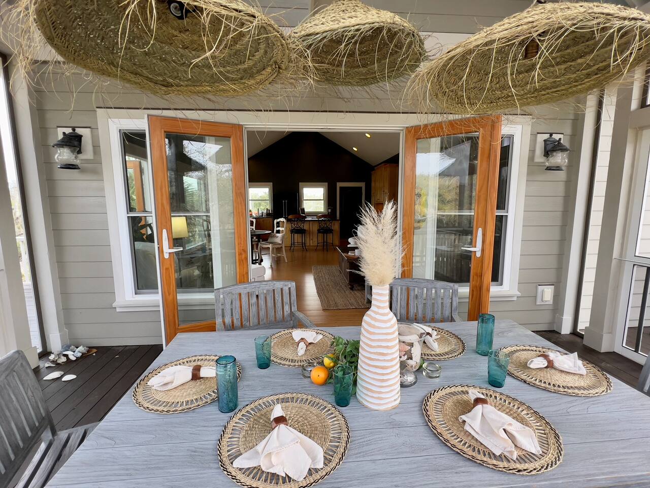 Enjoy Grand Dining Out On The Carolina Room With The Refreshment of The Sea Breeze