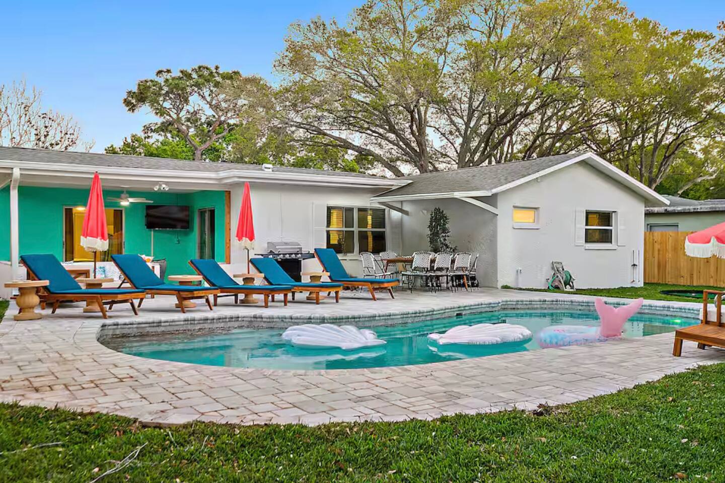 8 Min to Beach! Heated Pool, Fire Pit, Game Room