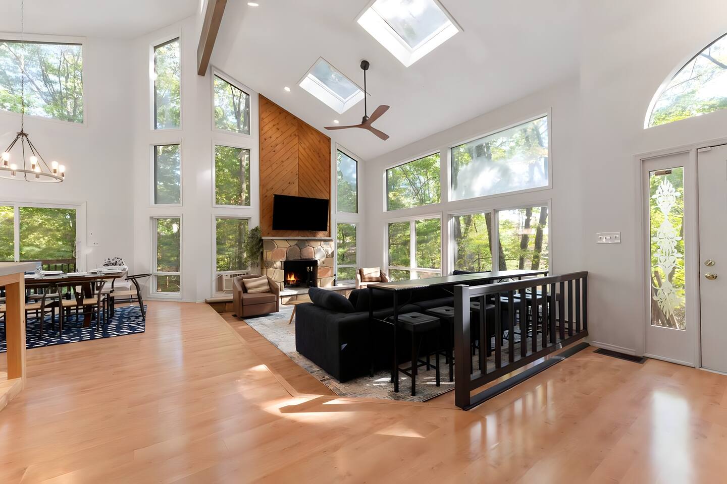 Huge Game House | Hot Tub, Game Rooms, Privacy!