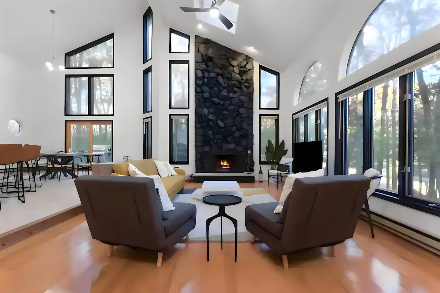 HUGE Mansion w/ Hot Tub |15 Min to Ski Resorts!+