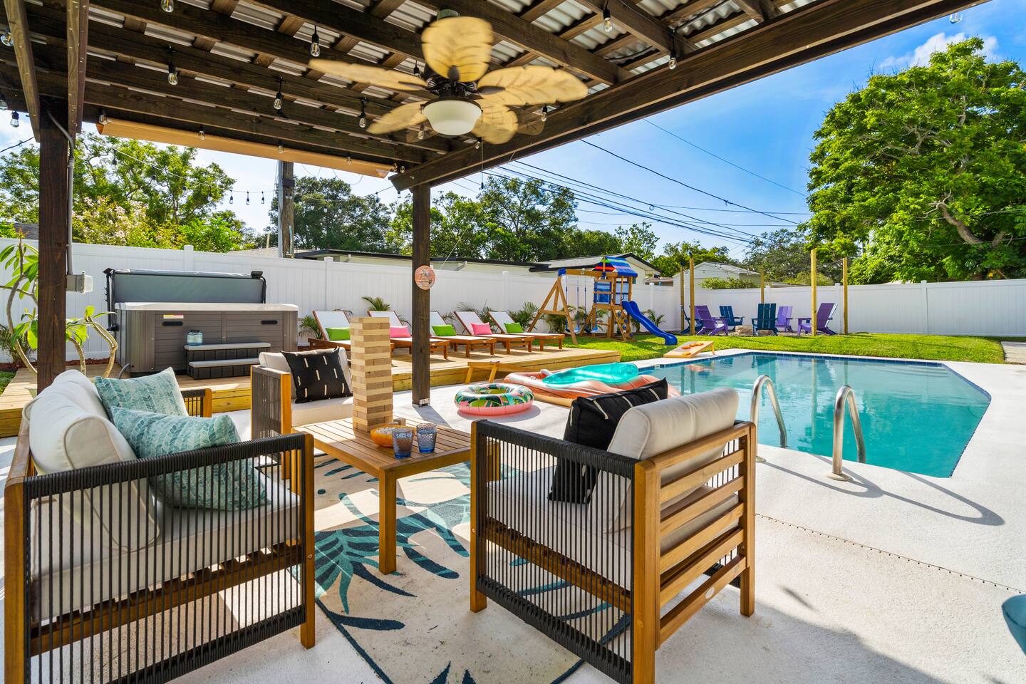 Hot Tub, Heated Pool, Mini Golf | Island Vibes