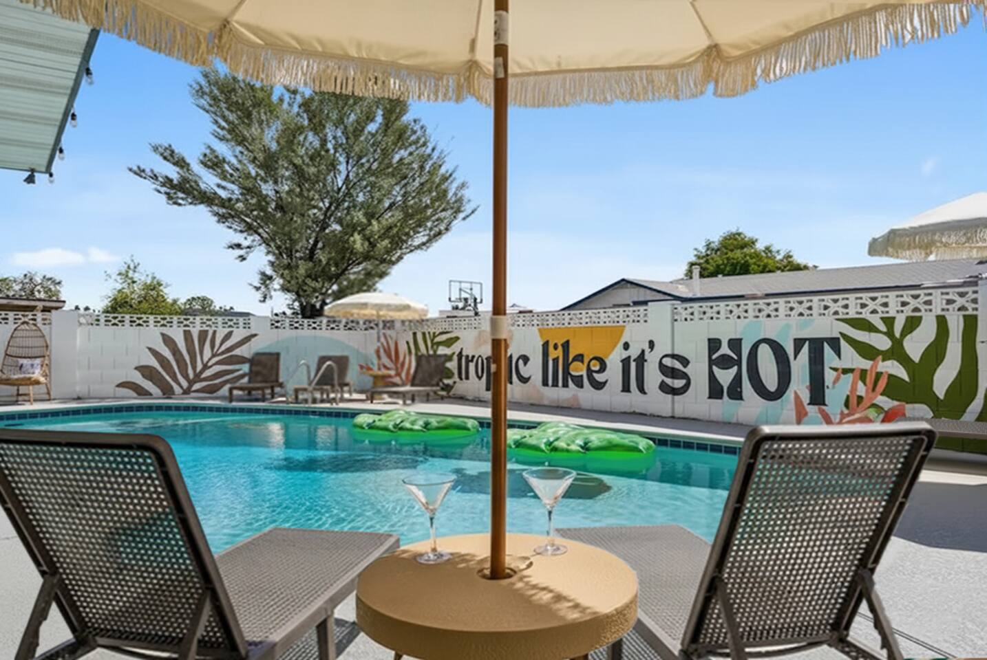 Modern Old Town | Heated Pool, Hot Tub, Mini Golf!